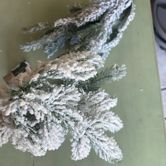 Snow Dusted Tree - set of 2 (NWT) - Picture 4 of 4